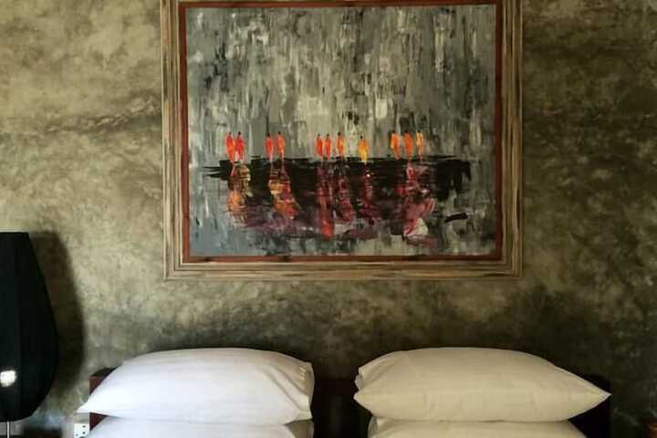 Room 11 of 28
