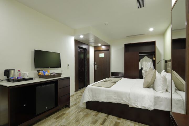 Room 6 of 43