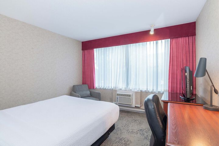 Room 6 of 34