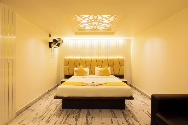 Room 16 of 27