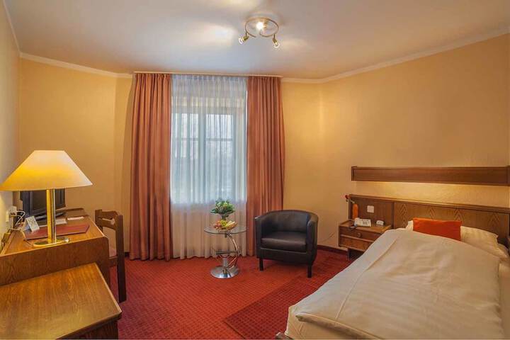 Room 10 of 31