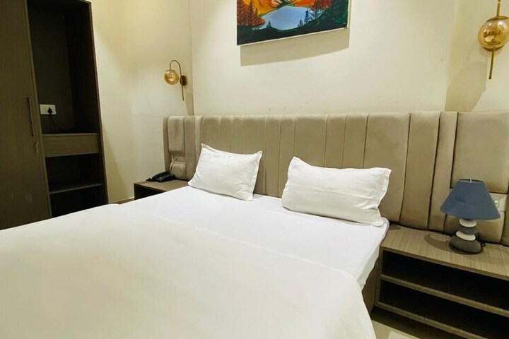 Room 16 of 23