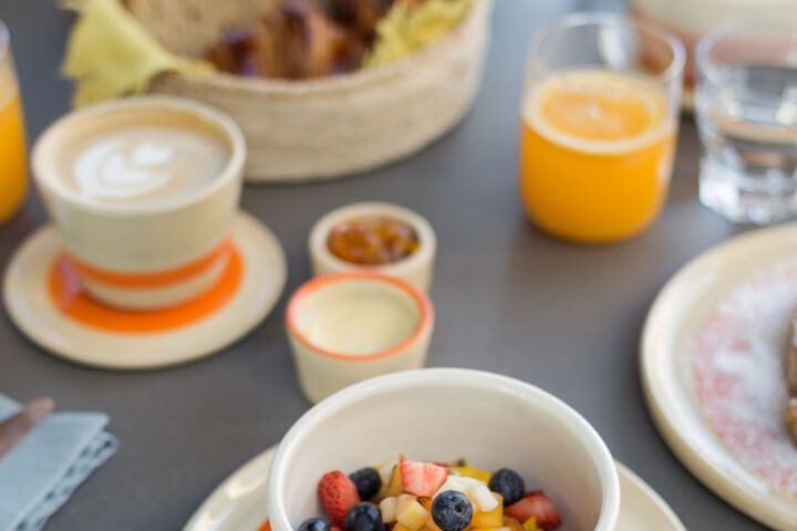 Breakfast/Coffee Service 33 of 40