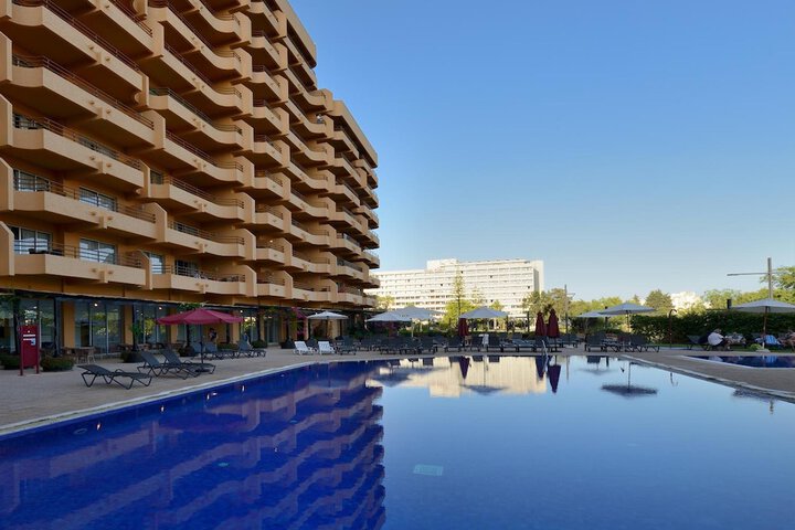 Pools & Facilities