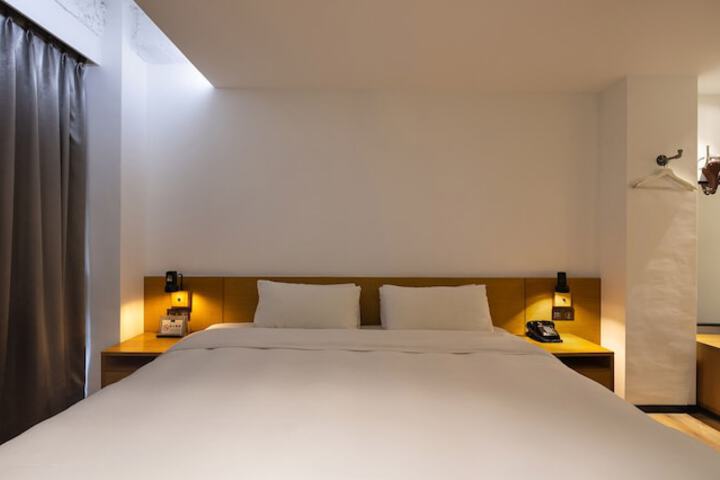 Room 33 of 151