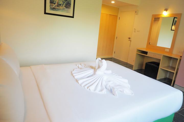 Room 11 of 42
