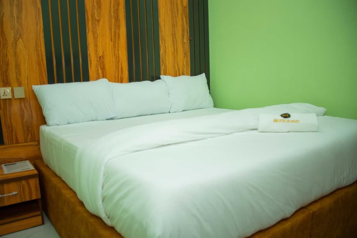 Room 4 of 22