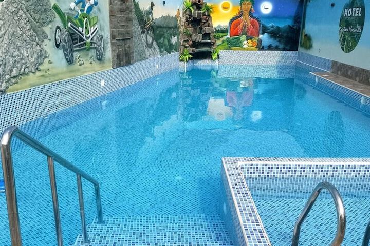 Pool 11 of 23