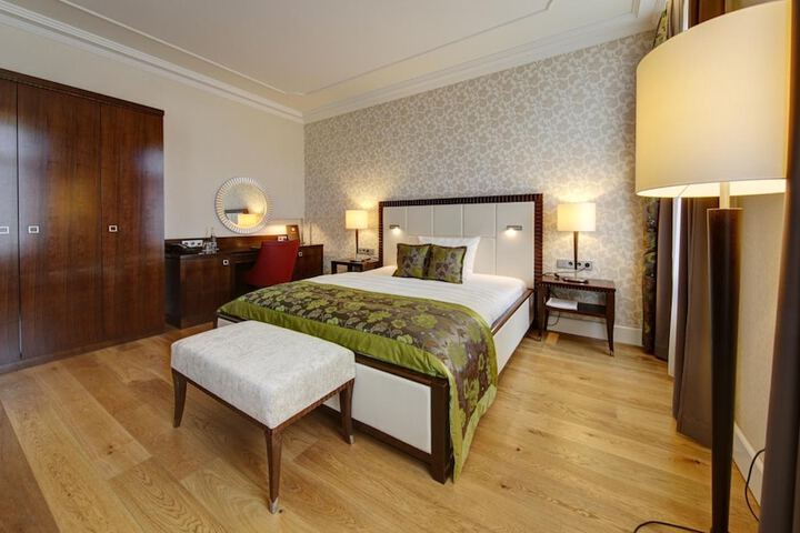 Room 18 of 40