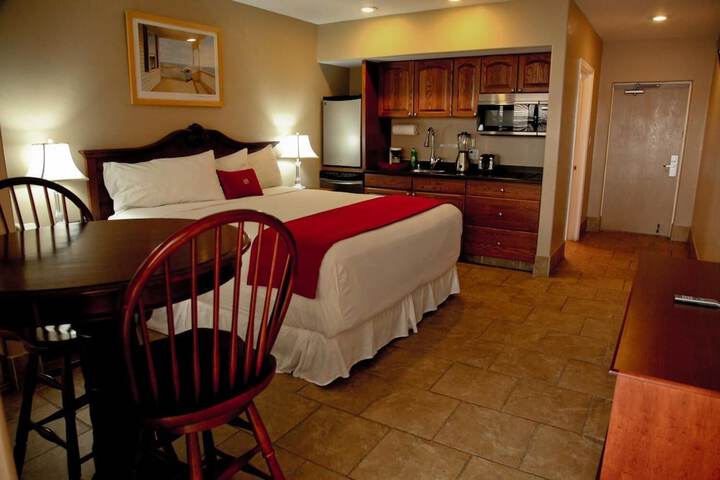 Room 9 of 28