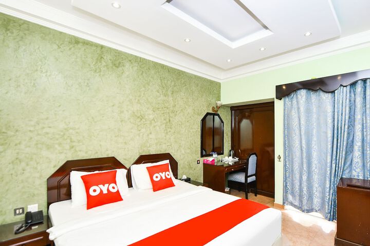 Room 9 of 33