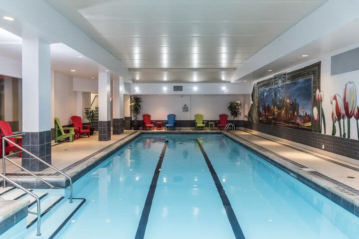 Pool Hotel