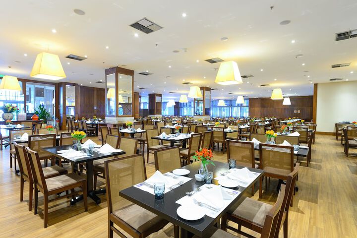 Dining 60 of 81