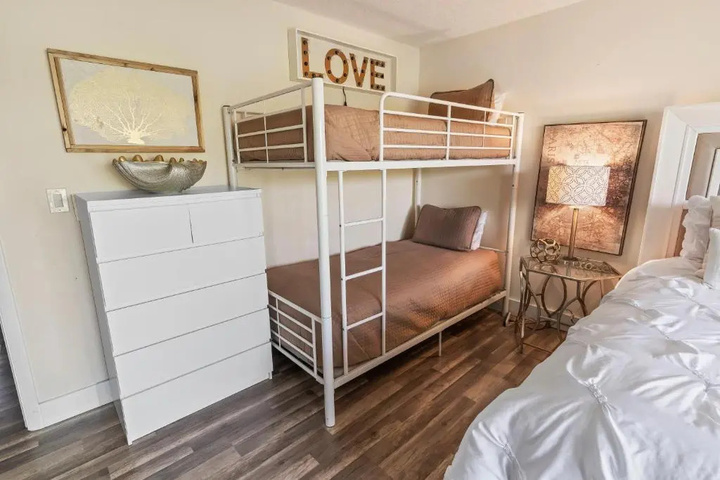 Room 5 of 24