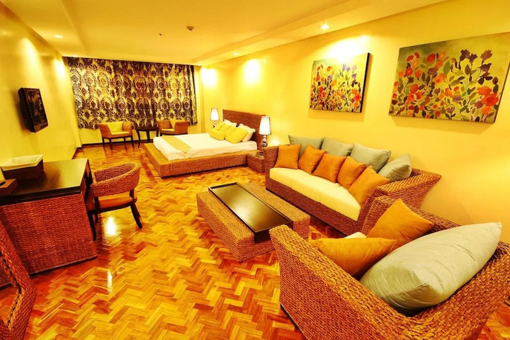 Room 6 of 22