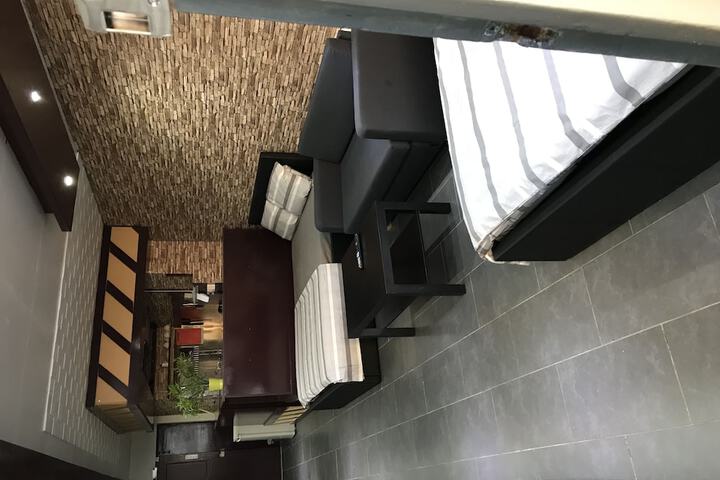 Room 7 of 19