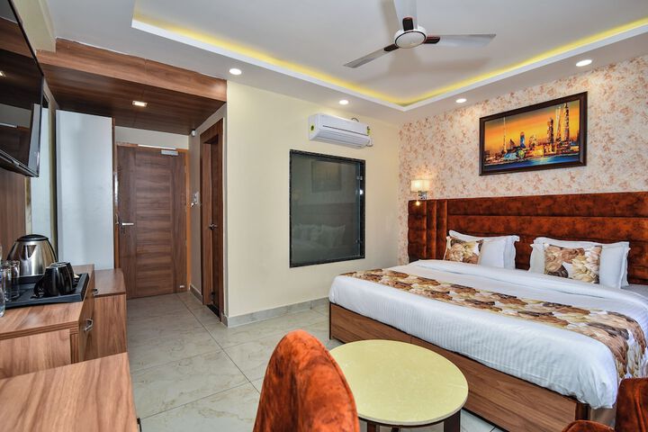 Room 14 of 80