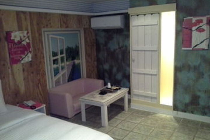 Room 37 of 68