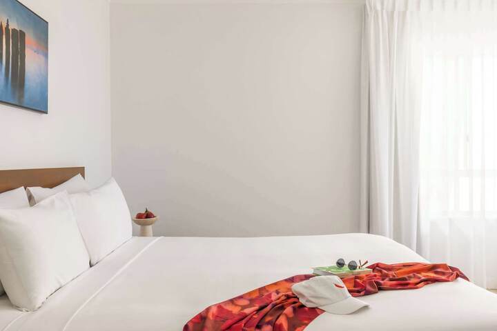 Room 26 of 100
