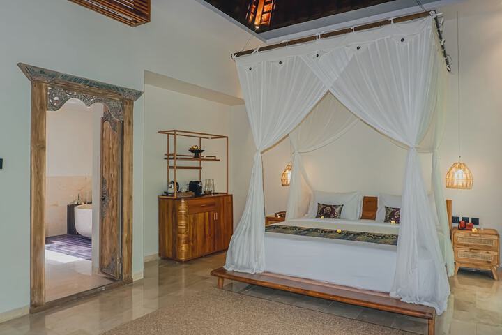 Room 10 of 80