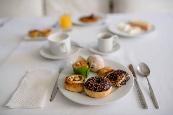 Breakfast/Coffee Service 54 of 79