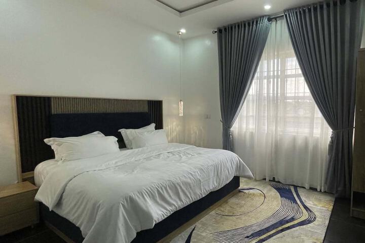 Room 7 of 38