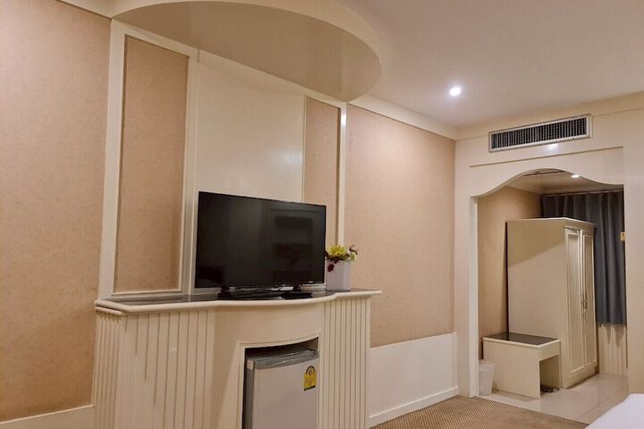 Room 19 of 40