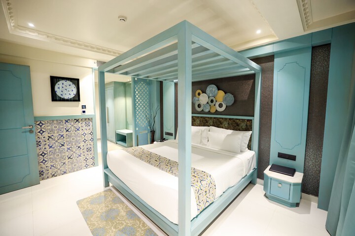 Room 5 of 70
