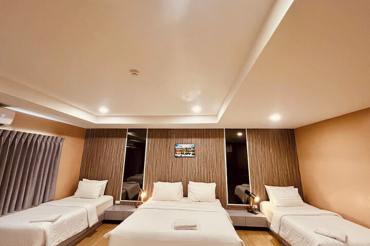 Room 35 of 164