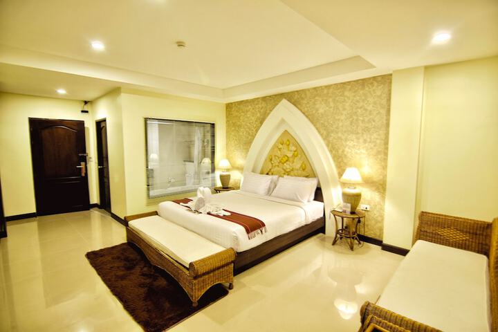 Room 17 of 151