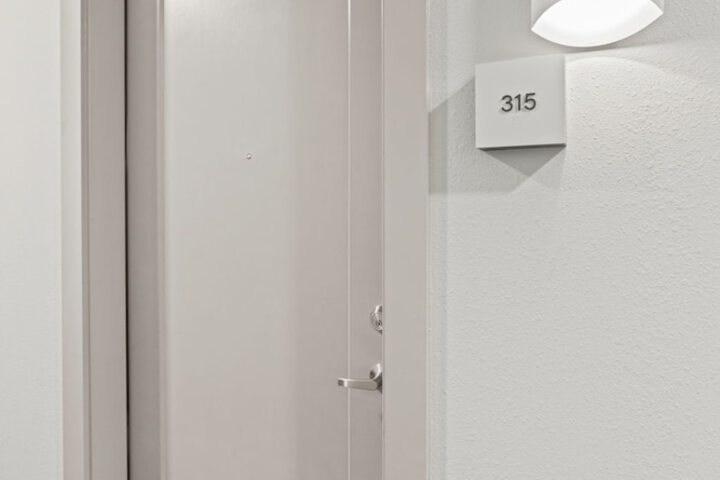 Room 106 of 656