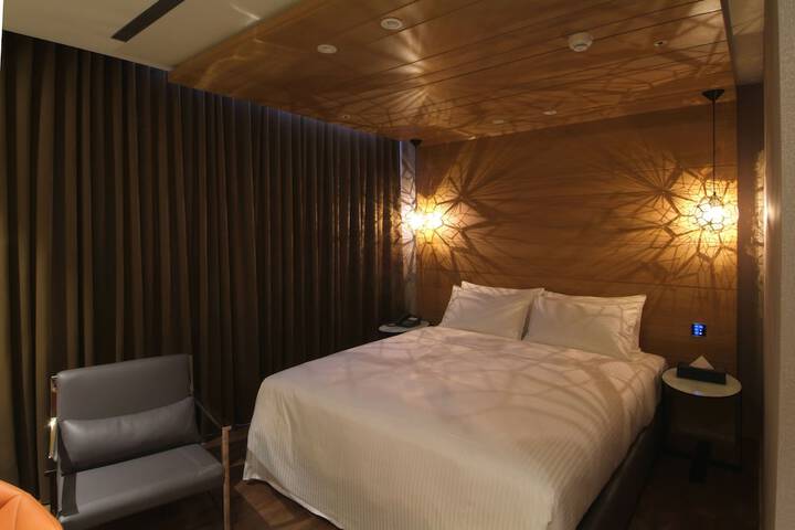 Room 10 of 64