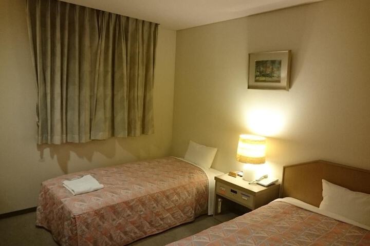 Room 10 of 50