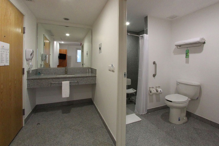 Room 10 of 64