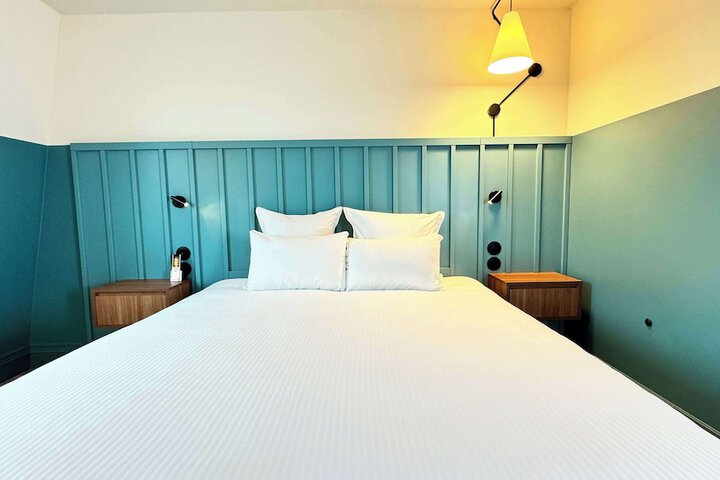 Room 12 of 63