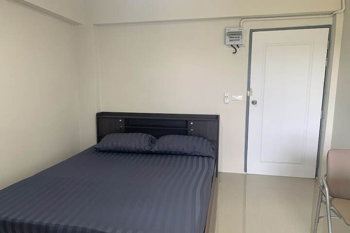 Room 5 of 16