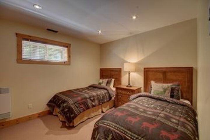 Room 7 of 27