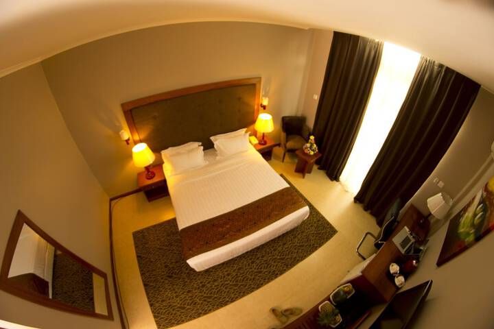 Room 10 of 46