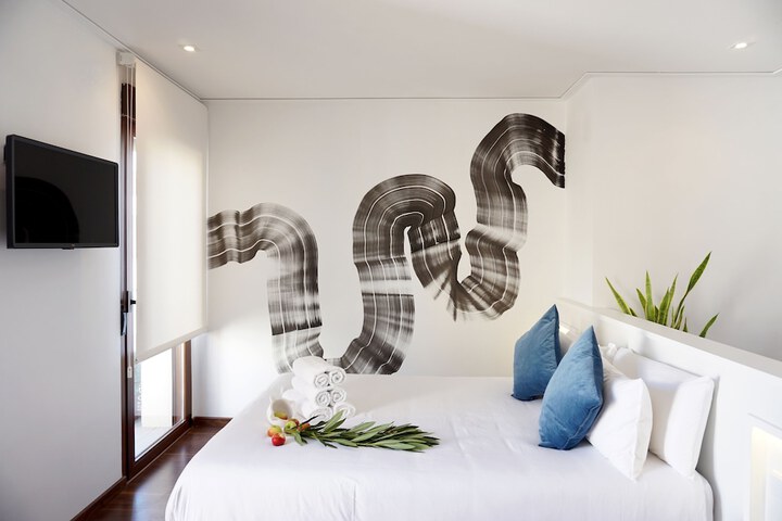 Room 5 of 53
