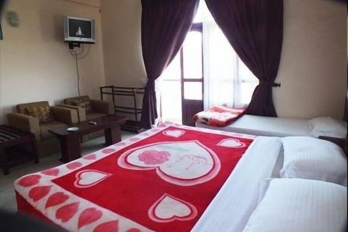 Room 10 of 33