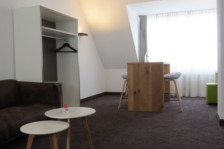 Room 50 of 125