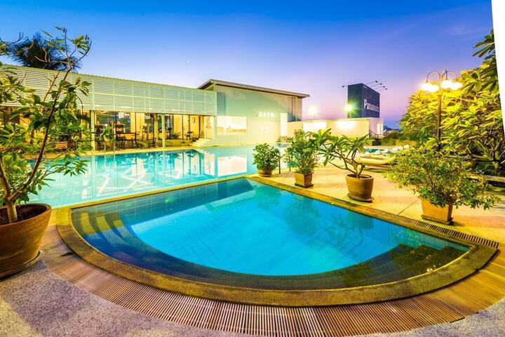 Hotel with Pool
