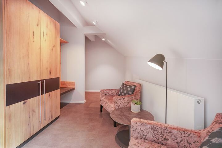 Room 34 of 173