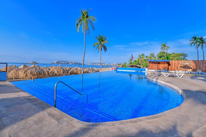 Pools & Facilities