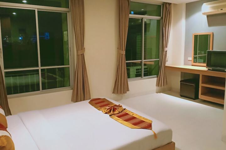 Room 10 of 35