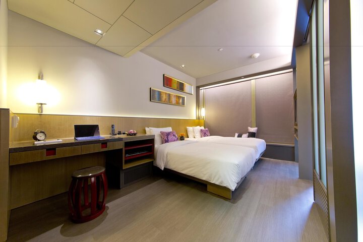 Room 15 of 36