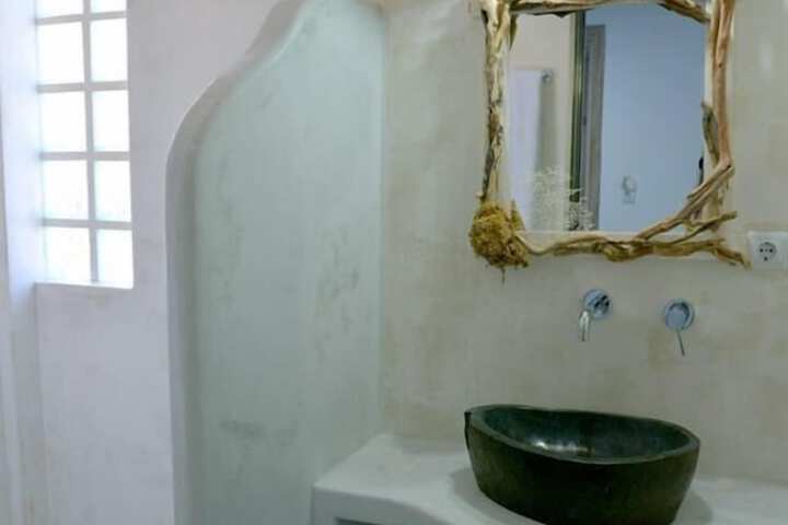 Room 12 of 17