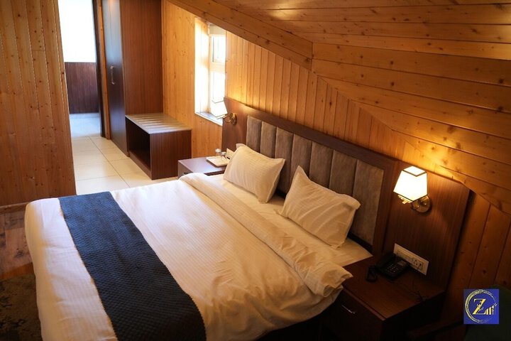 Room 15 of 34