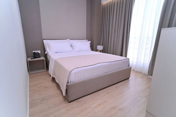 Room 9 of 26