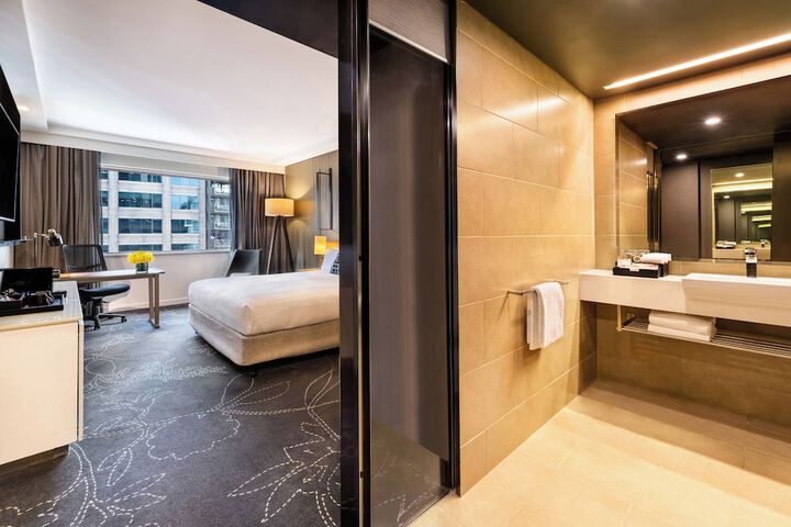 Room 27 of 70